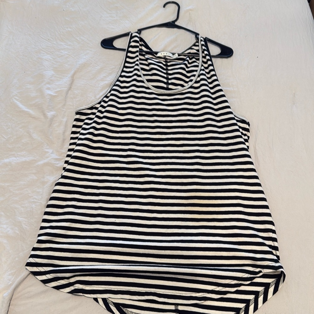 MNML tank top